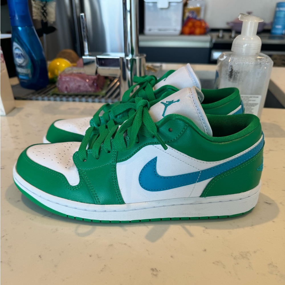 Air Jordan’s low